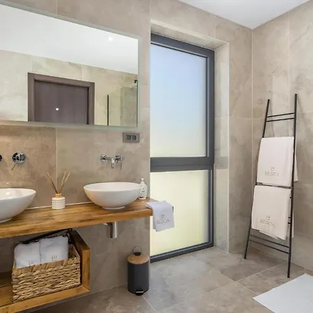 Lovely Home In Baska With Sauna Baška